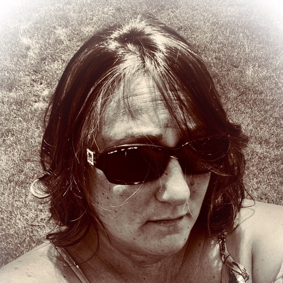 Meet your Posher, Kimberly - Picture 1 of 1